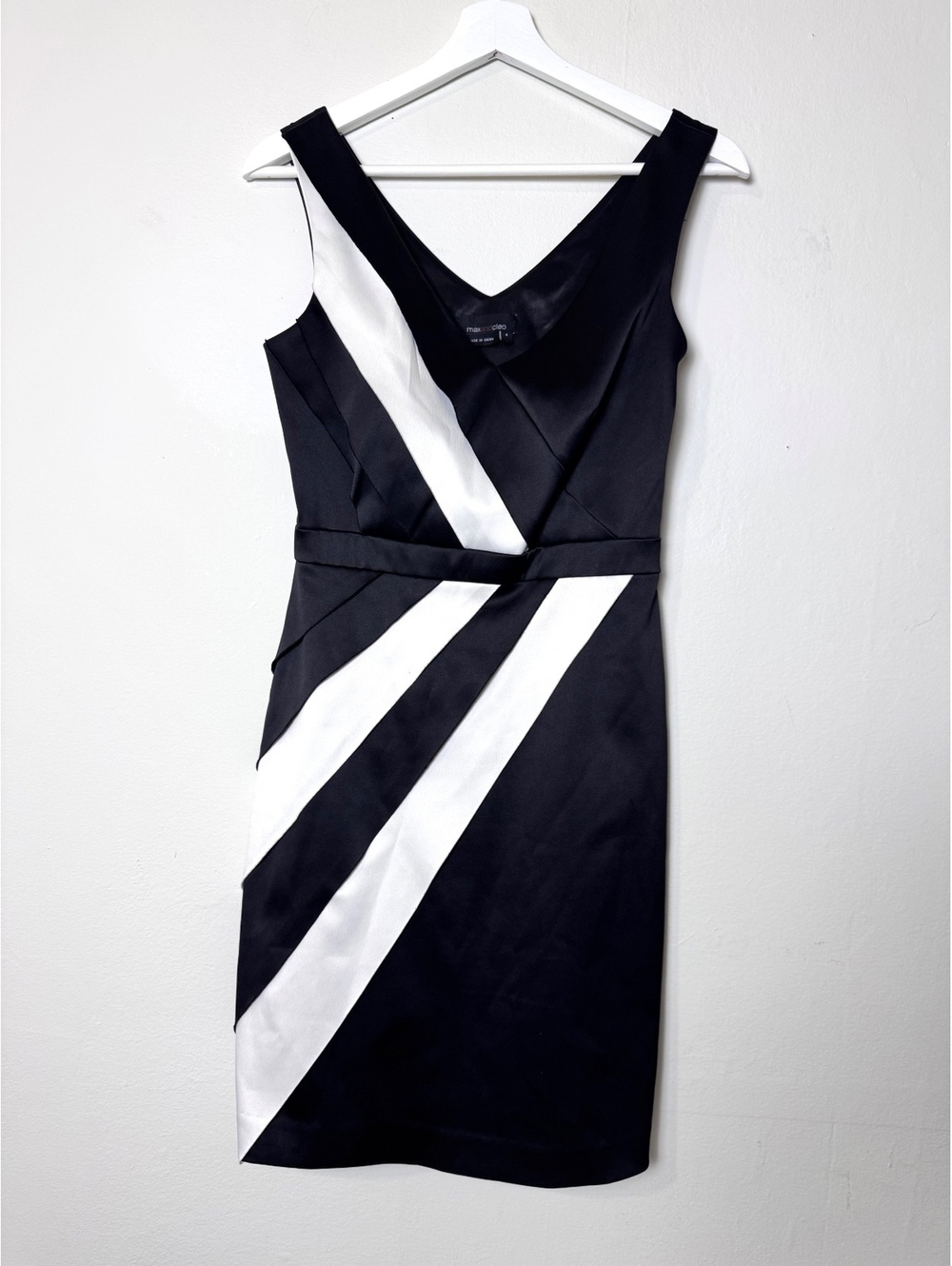 Black and white satin cocktail sheath party dress Max and Cleo size 4